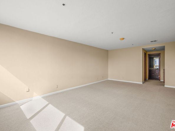 880 W 1st St 304, Los Angeles CA 90012