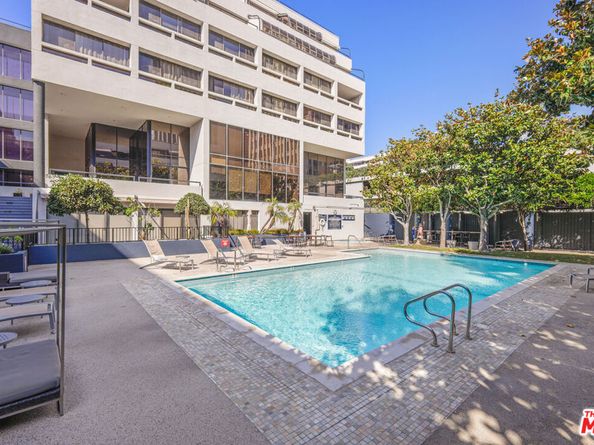 880 W 1st St 304, Los Angeles CA 90012