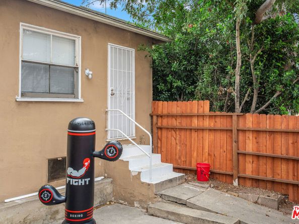 632 W Hillsdale Street, Inglewood CA 90302