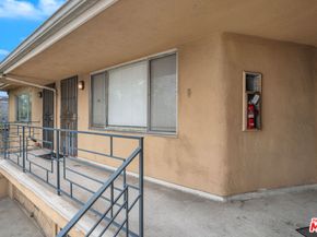 632 W Hillsdale Street, Inglewood CA 90302