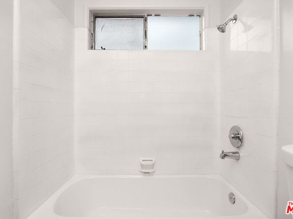 632 W Hillsdale Street, Inglewood CA 90302