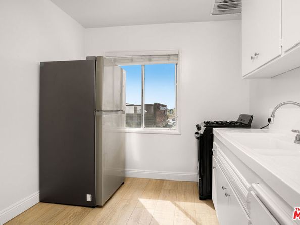 632 W Hillsdale Street, Inglewood CA 90302