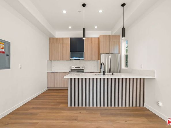 257 S Park View Street, Los Angeles CA 90057