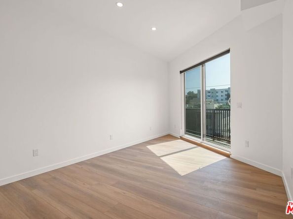 257 S Park View Street, Los Angeles CA 90057