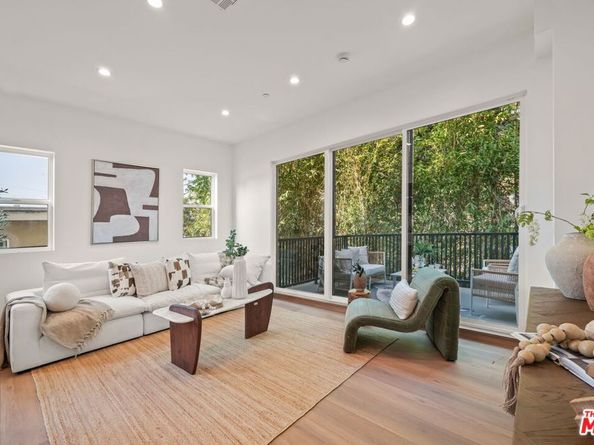 257 S Park View Street, Los Angeles CA 90057
