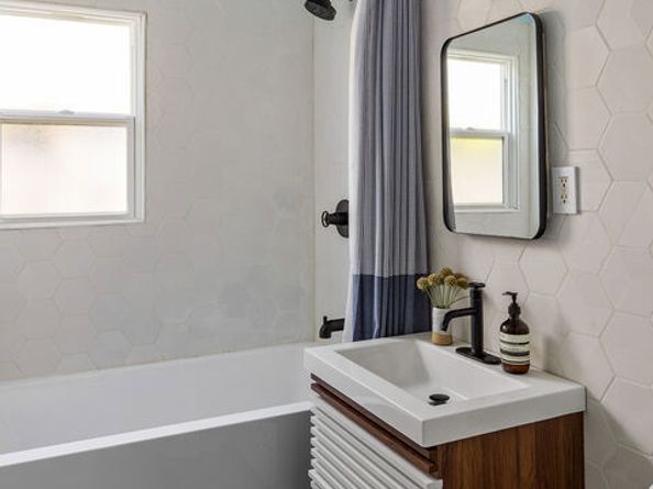 510 Venice Way, Venice CA 90291