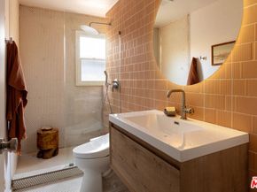 510 Venice Way, Venice CA 90291