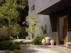 2442 Banyan Drive, Los Angeles CA 90049