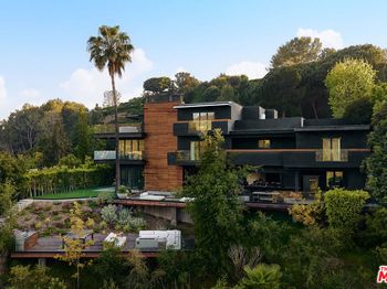 2442 Banyan Drive