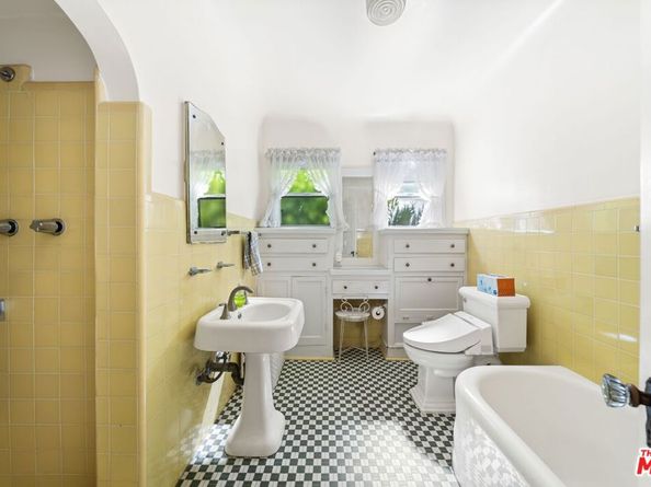 2030 Pelham Avenue, Los Angeles CA 90025