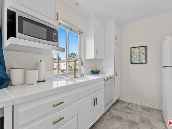 10980 Palms Boulevard 5, Los Angeles CA 90034