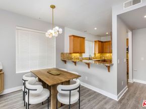 11851 Laurelwood Drive 102, Studio City CA 91604