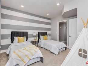 11851 Laurelwood Drive 102, Studio City CA 91604