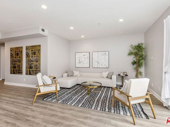 11851 Laurelwood Drive 102, Studio City CA 91604