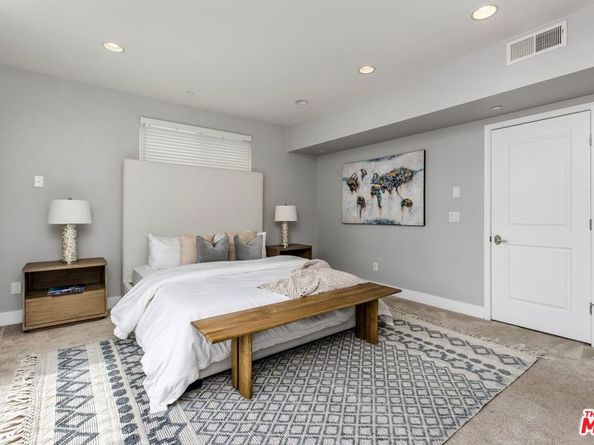 11851 Laurelwood Drive 102, Studio City CA 91604