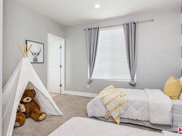11851 Laurelwood Drive 102, Studio City CA 91604
