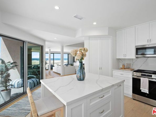 5205 Ocean Front Walk 201, Marina Del Rey CA 90292