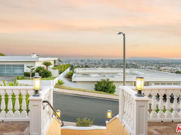 2315 N Hobart Boulevard, Los Angeles CA 90027