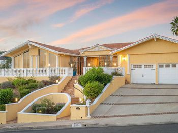 2315 N Hobart Boulevard