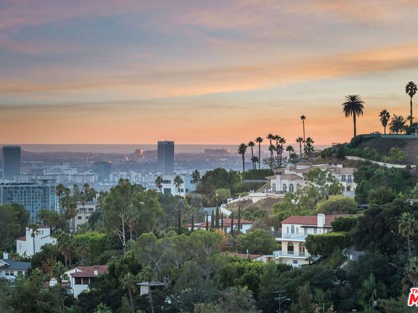 2315 N Hobart Boulevard, Los Angeles CA 90027