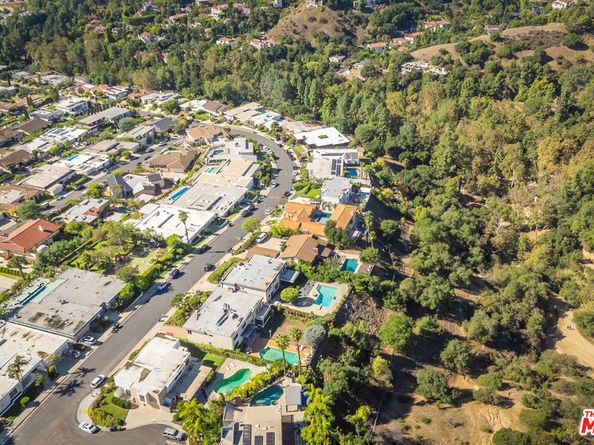 2315 N Hobart Boulevard, Los Angeles CA 90027