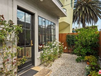 207 Entrada Drive