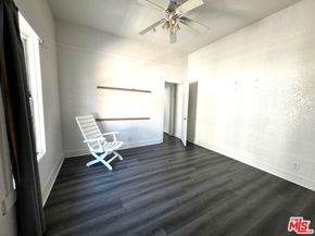 1220 W 25th Street, Los Angeles CA 90007