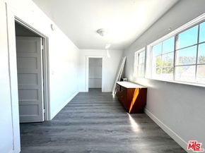 1220 W 25th Street, Los Angeles CA 90007