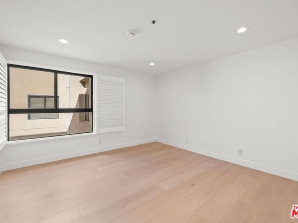 727 S Ardmore Avenue 1002, Los Angeles CA 90005