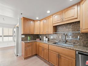 727 S Ardmore Avenue 1002, Los Angeles CA 90005