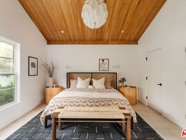 4128 Baywood Street, Los Angeles CA 90039