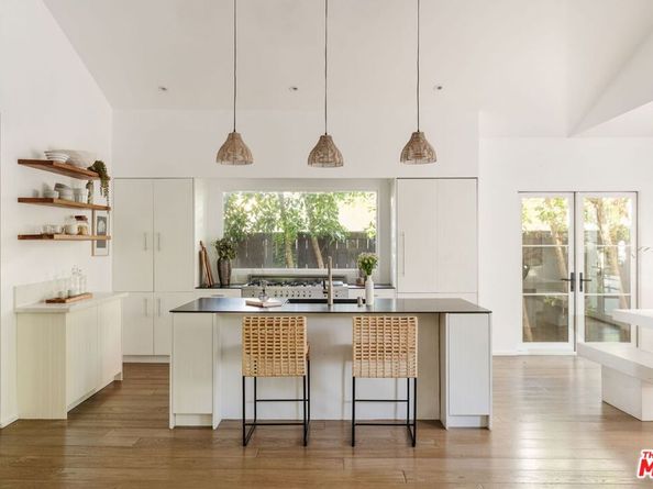 4128 Baywood Street, Los Angeles CA 90039