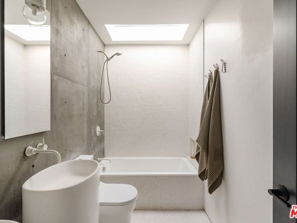 4128 Baywood Street, Los Angeles CA 90039