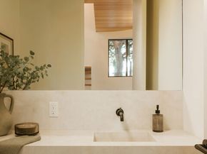 8906 Hubbard Street, Culver City CA 90232