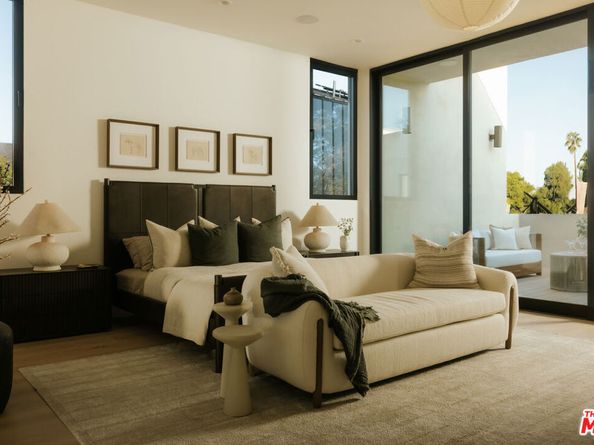 8906 Hubbard Street, Culver City CA 90232