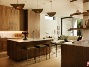 8906 Hubbard Street, Culver City CA 90232