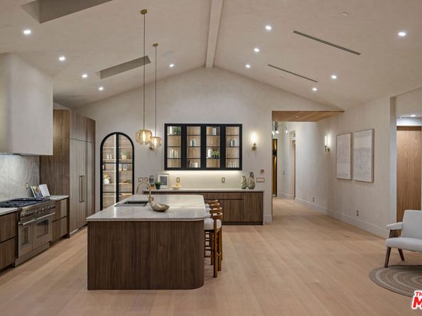 4029 East Boulevard, Los Angeles CA 90066