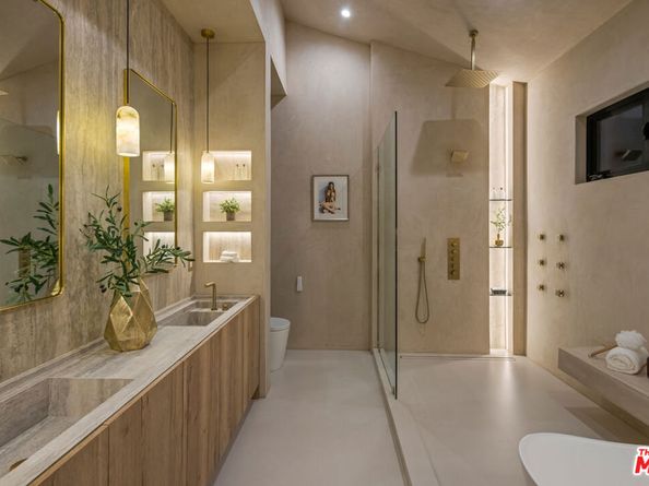 4029 East Boulevard, Los Angeles CA 90066