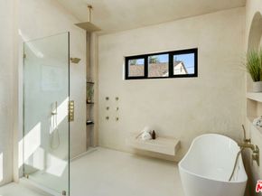 4029 East Boulevard, Los Angeles CA 90066