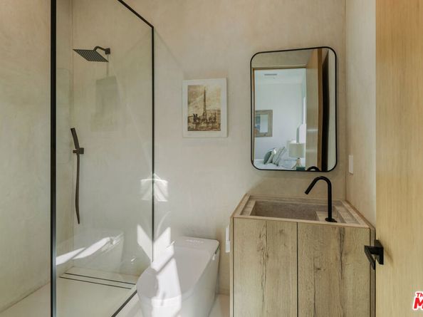 4029 East Boulevard, Los Angeles CA 90066