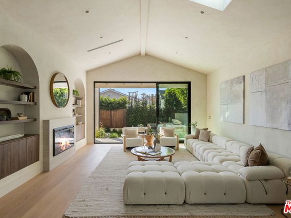 4029 East Boulevard, Los Angeles CA 90066