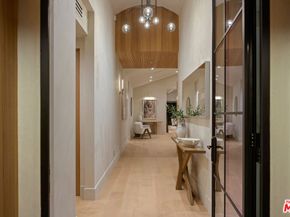 4029 East Boulevard, Los Angeles CA 90066