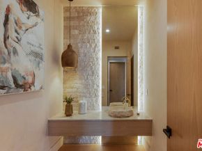 4029 East Boulevard, Los Angeles CA 90066