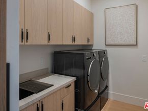 4029 East Boulevard, Los Angeles CA 90066