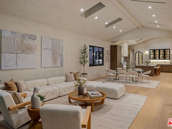 4029 East Boulevard, Los Angeles CA 90066