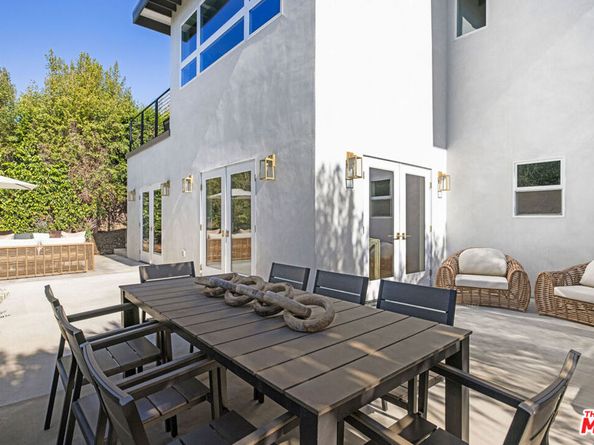 957 Manzanita Street, Los Angeles CA 90029