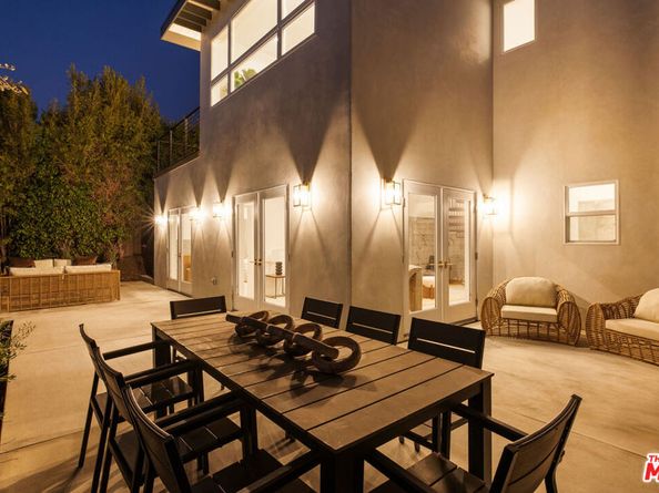 957 Manzanita Street, Los Angeles CA 90029