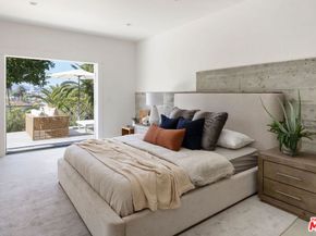 957 Manzanita Street, Los Angeles CA 90029