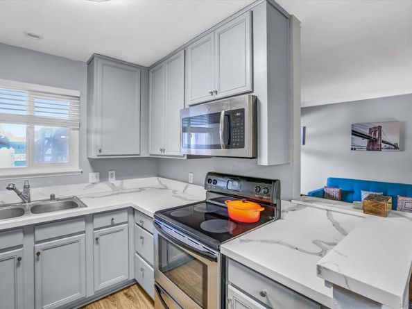 1756 Essex St. 311, San Diego CA 92103