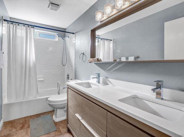 1756 Essex St. 311, San Diego CA 92103